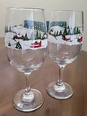 2 Libbey Christmas Winter Village Scene Wine Glasses 12oz