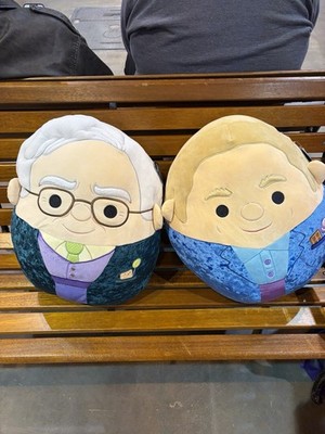 2026 BERKSHIRE HATHAWAY 16 inch Warren And Greg LIMITED EDITION SQUISHMALLOW