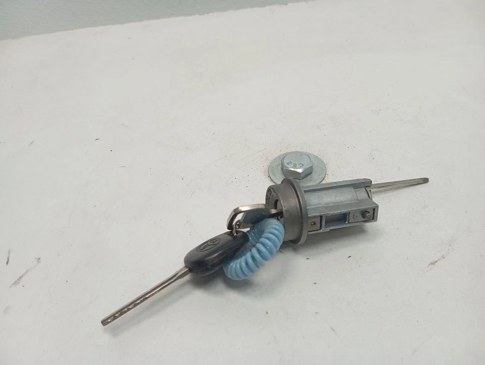 Ignition Switch Fits 95-04 TACOMA 3869450 - Image 2 of 2