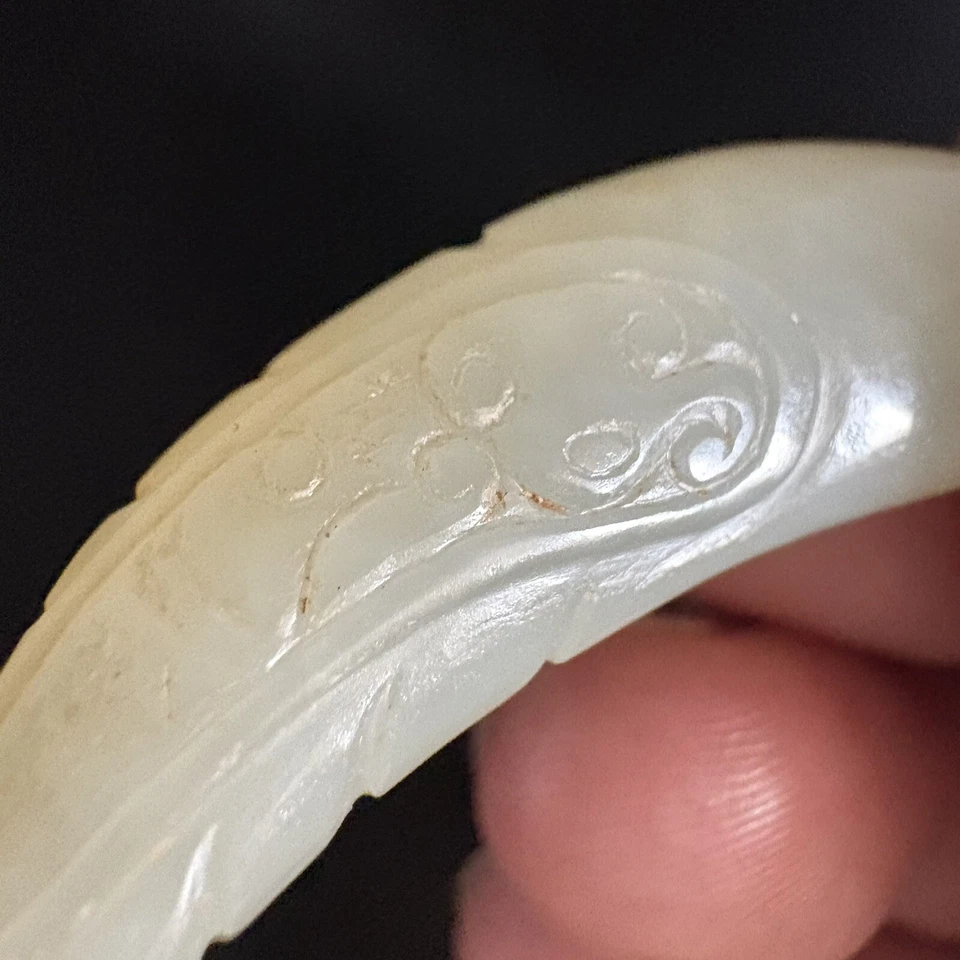 Antiguo colgante chino pequeño tallado a mano blanco Foto 2 de 4