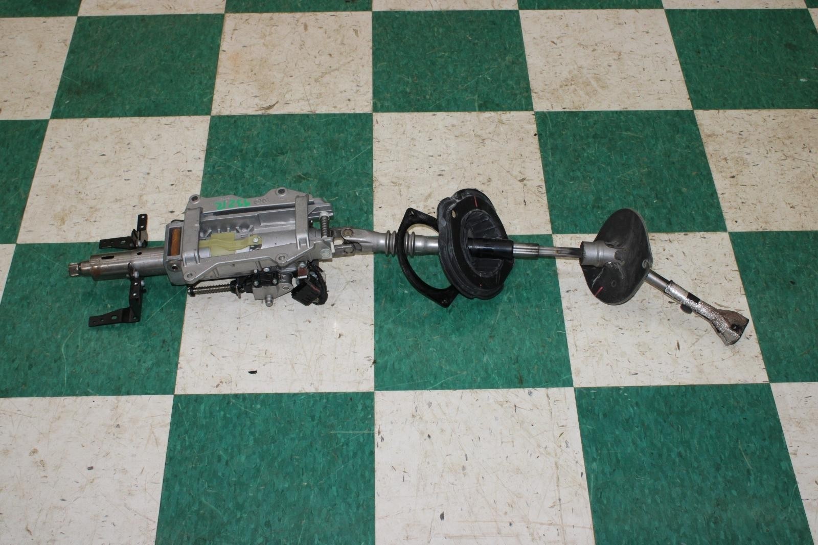 Maserati Ghibli 2014-2017 Steering shaft
