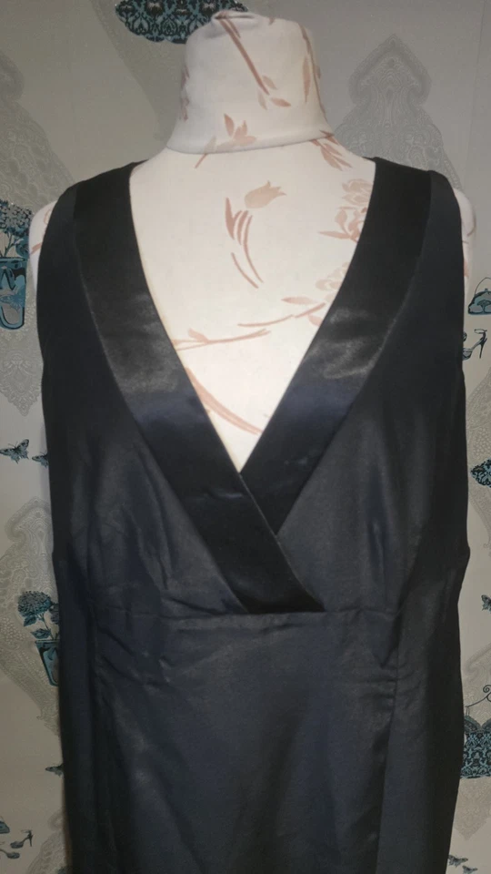 Elegant Black Satin Trim V Neck Maxi Evening Dress, Essence Evans, Size 24 - Image 2 of 4