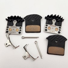 Shimano J04C Metal Bicycle Disc Brake Pads - Cooling Fin - 2 Pack - OPEN