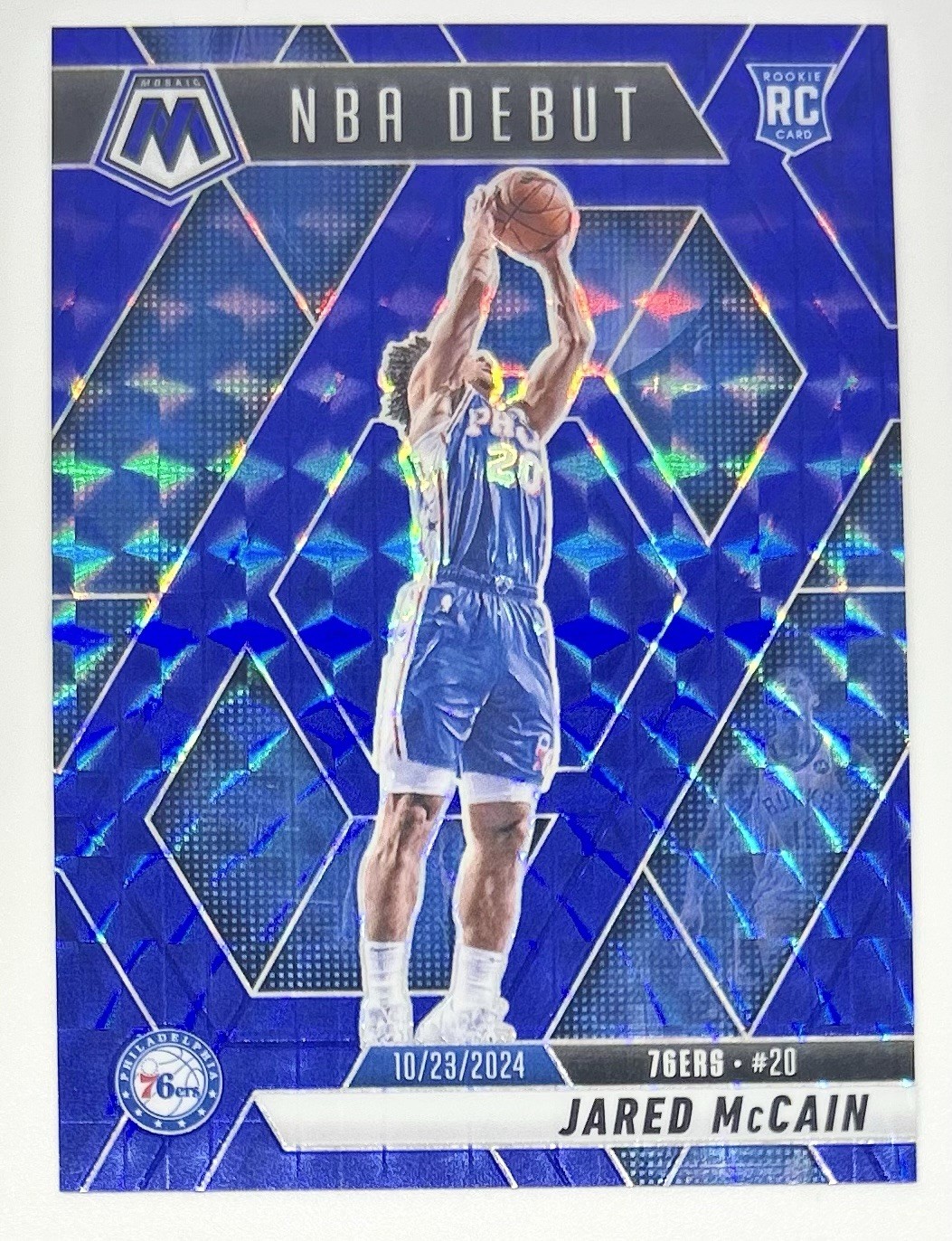 2024-25 MOSAIC BASKETBALL JARED MCCAIN RC NBA DEBUT BLUE MOSAIC PRIZM/199-SIXERS