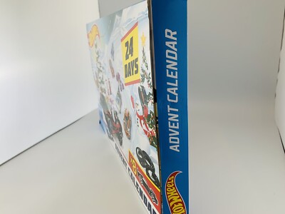 Matchbox Adventskalender, 24 dagelijkse verrassingen met 10 voertuigen en 14 accessoires met speelmat, speelgoed voor kinderen vanaf 3 jaar, HJW40