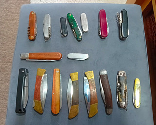 Konvolut Taschenmesser Holzgriff Edelstahl usw