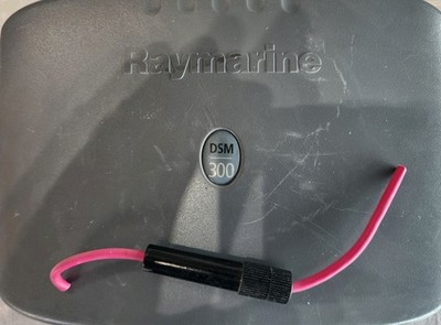 Raymarine DSM-300  E62069  DIGITAL SOUNDER MODULE WITH POWER CABLE AND FUSE.
