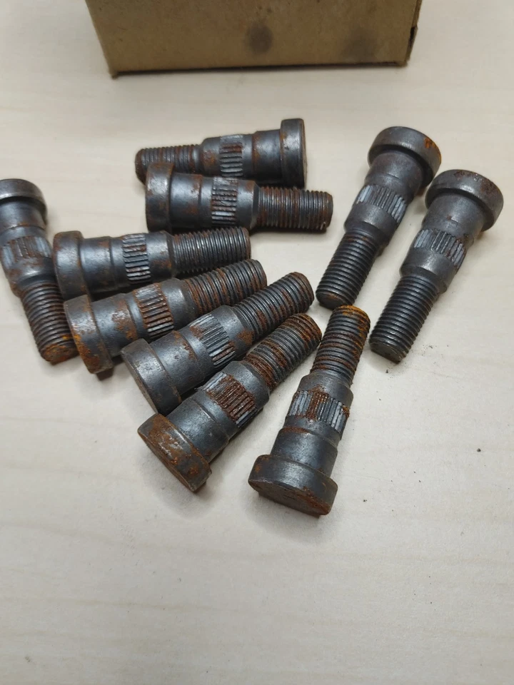 AMC Jeep 1981-86 Cherokee Wagoneer 8124803 tacos de rueda cantidad de 10 Foto 2 de 2