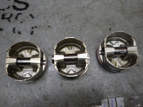 Triumph ST 955i 2nd Gen Pistons TS1131 - Picture 2 of 4