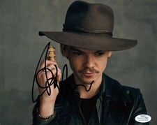 Thomas Brodie Sangster Queen's Gambit Autographed Signed 8x10 Photo ACOA