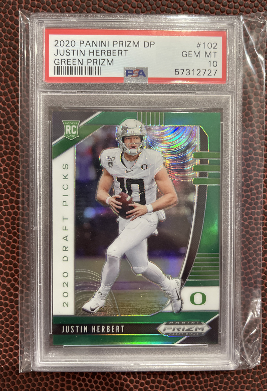 2020 PANINI PRIZM DRAFT PICKS JUSTIN HERBERT #102 GREEN ROOKIE PSA 10 GEM MINT