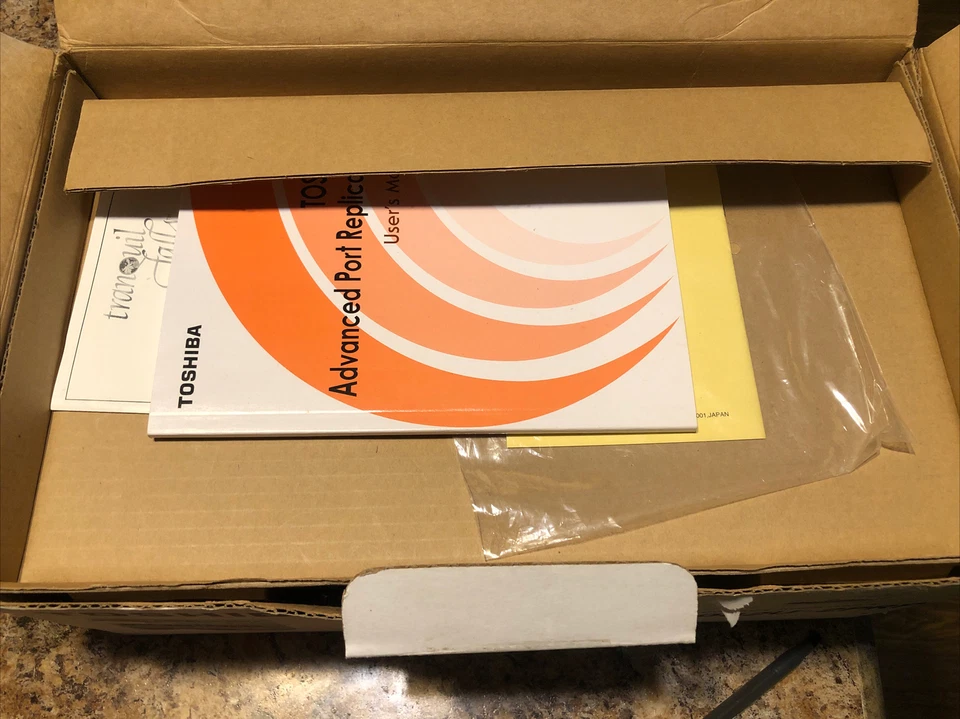 Toshiba Advanced Port Replicator II PA3082U-2PRP Docking station - Image 3 of 4