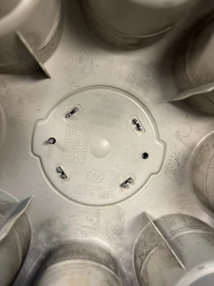2012-2021 Nissan NV 1500 2500 3500 OEM Center Hub Cap 403421PA0A # 62624 Foto 4 de 4
