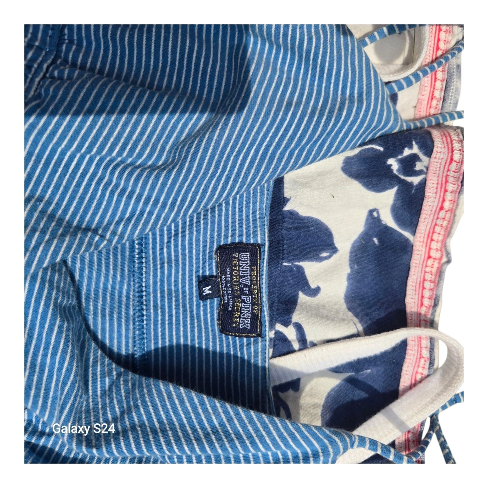 UNDERCOVER Bambola Victoria's Secret rosa università scollo a V spaghetti strap top a righe M