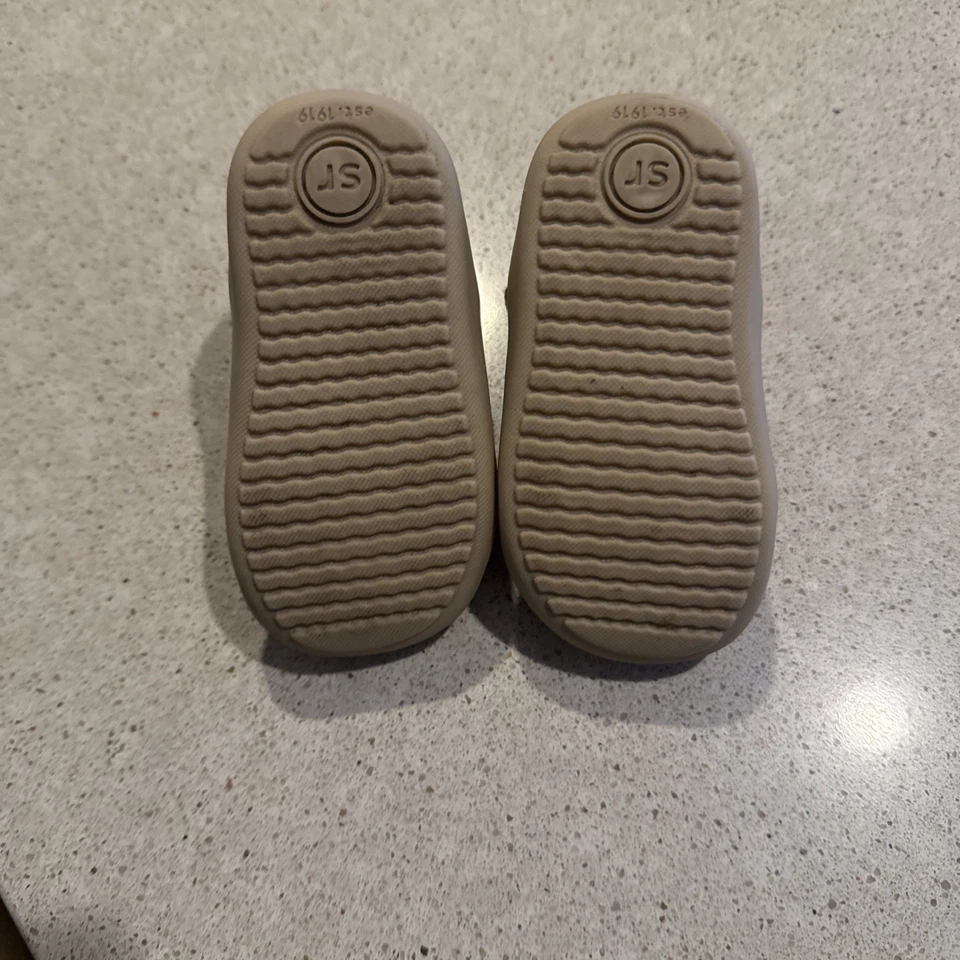 Zapatos de vestir informales Stride Rite 360 con correa en T Cheyenne bronceado niño pequeño talla 5M Foto 4 de 4