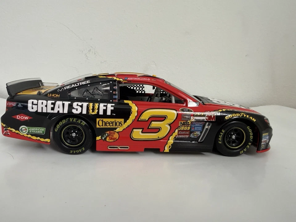 Chevrolet SS 2014 1:24 diecast Austin Dillon #3 Dow Automotive Great Stuff Foto 3 de 4