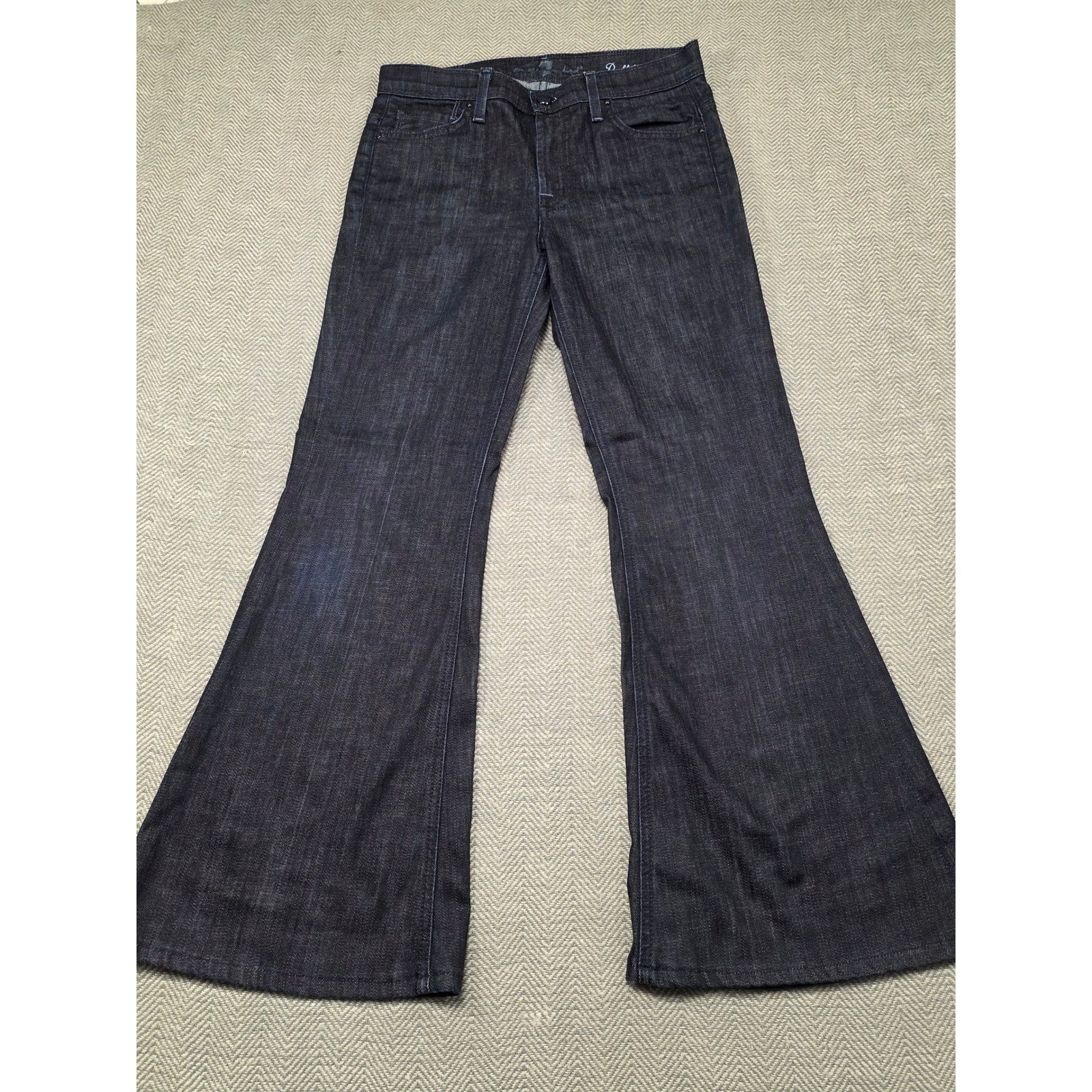 7 For All Mankind Bell Bottom Jean Dark Wash Indigo Flare U0029380S-380S Size 27