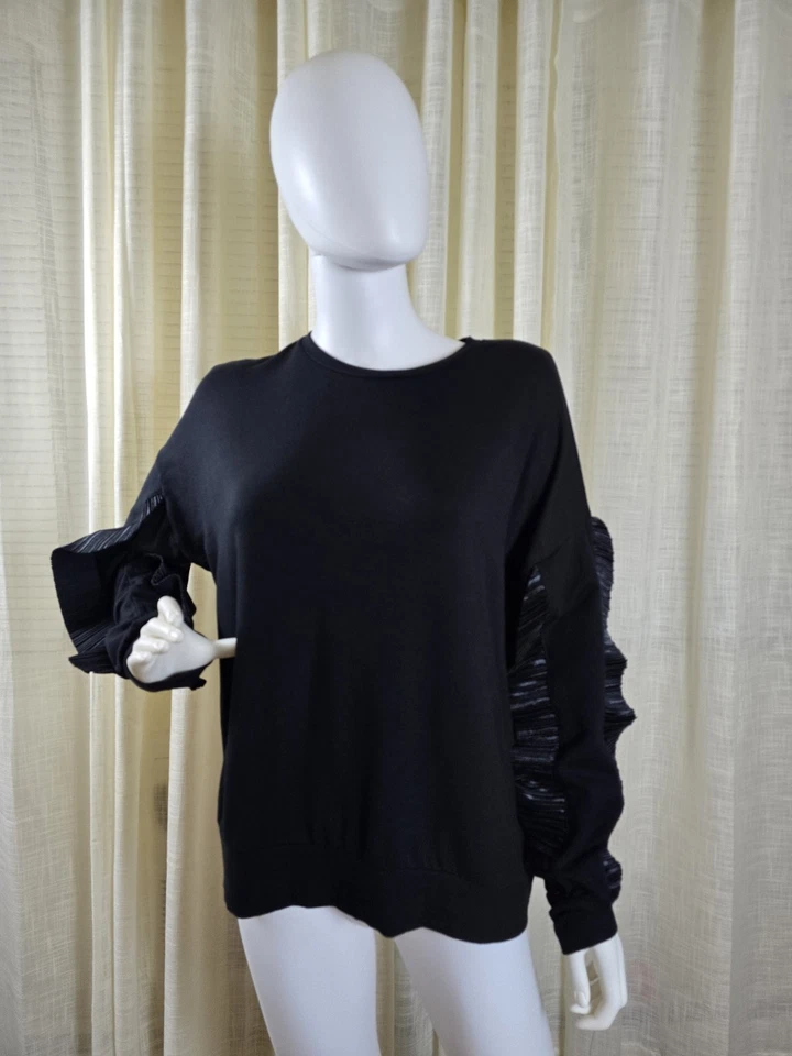 Sudadera Express para mujer negra con volantes con mangas talla GRANDE Foto 3 de 4