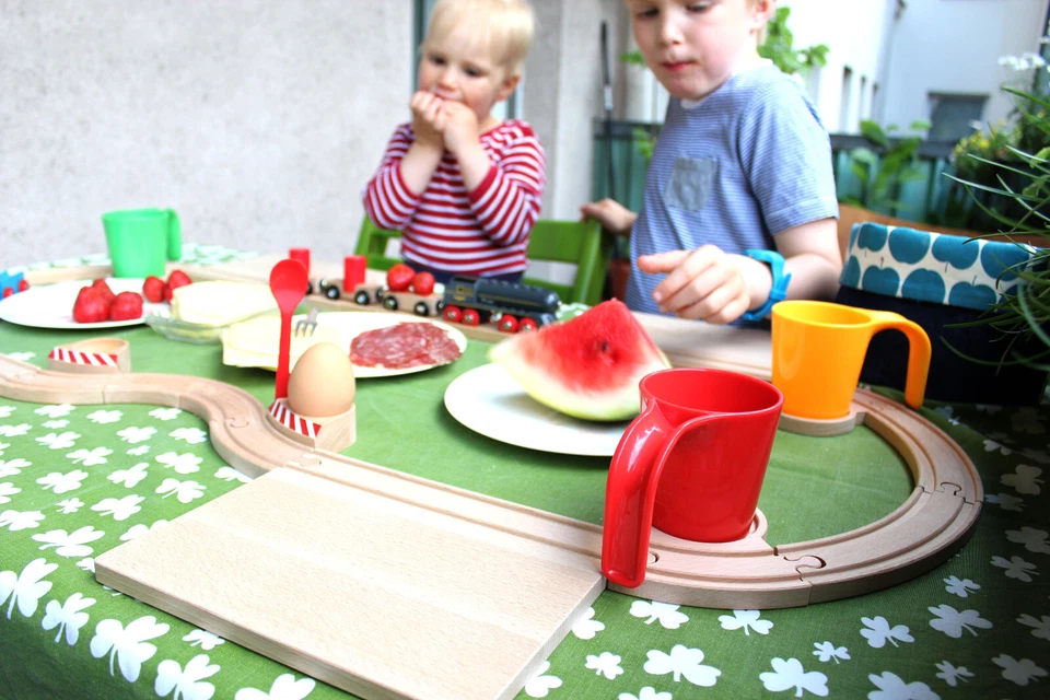 Eisenbahn Frühstücksset Tasse Schneidebrett Vesperbrettchen Holzeisenbahn Holz - Bild 3 von 4