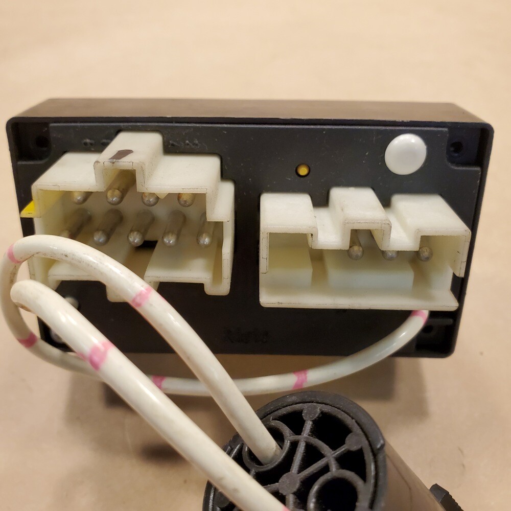 NOS Genuine Jaguar XJ6 XJ40 Center Console Fuse Box Circuit Three