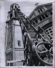 1965 Press Photo Saint Hyacinth Church Steeplejacks - RRU42609