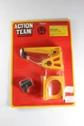 GI JOE  ACTION TEAM  ACCESOIRES CARD " CHEST WINCH    "  RARE CARDED  SET !