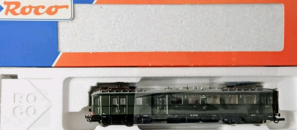 ROCO HO 43744 Dutch  Railcar, Type MAT'24, Blokkendoos , of the NS,  Ep. III - Image 2 of 4