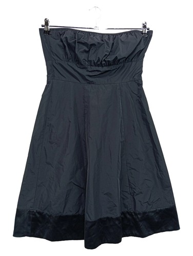 Robe De Cocktail Esprit Noire - Taille 38 EU - Style élégant Trapèze - En Polyester - Occasion Parfait état