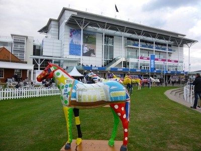 Foto A3 Newmarket 350 - Photo 3 Newmarket\/TL6463 These full size statu c2016