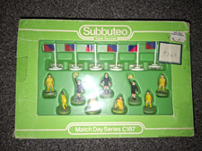 Subbuteo C187 / Serie 3 Match Day - Confezione Ufficiali. Arbitro, guardalinee