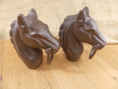 2 HORSE HEAD HITCHING POSTS W/ RING STABLE BARN RANCH EQUESTRIAN DECOR RUSTIC