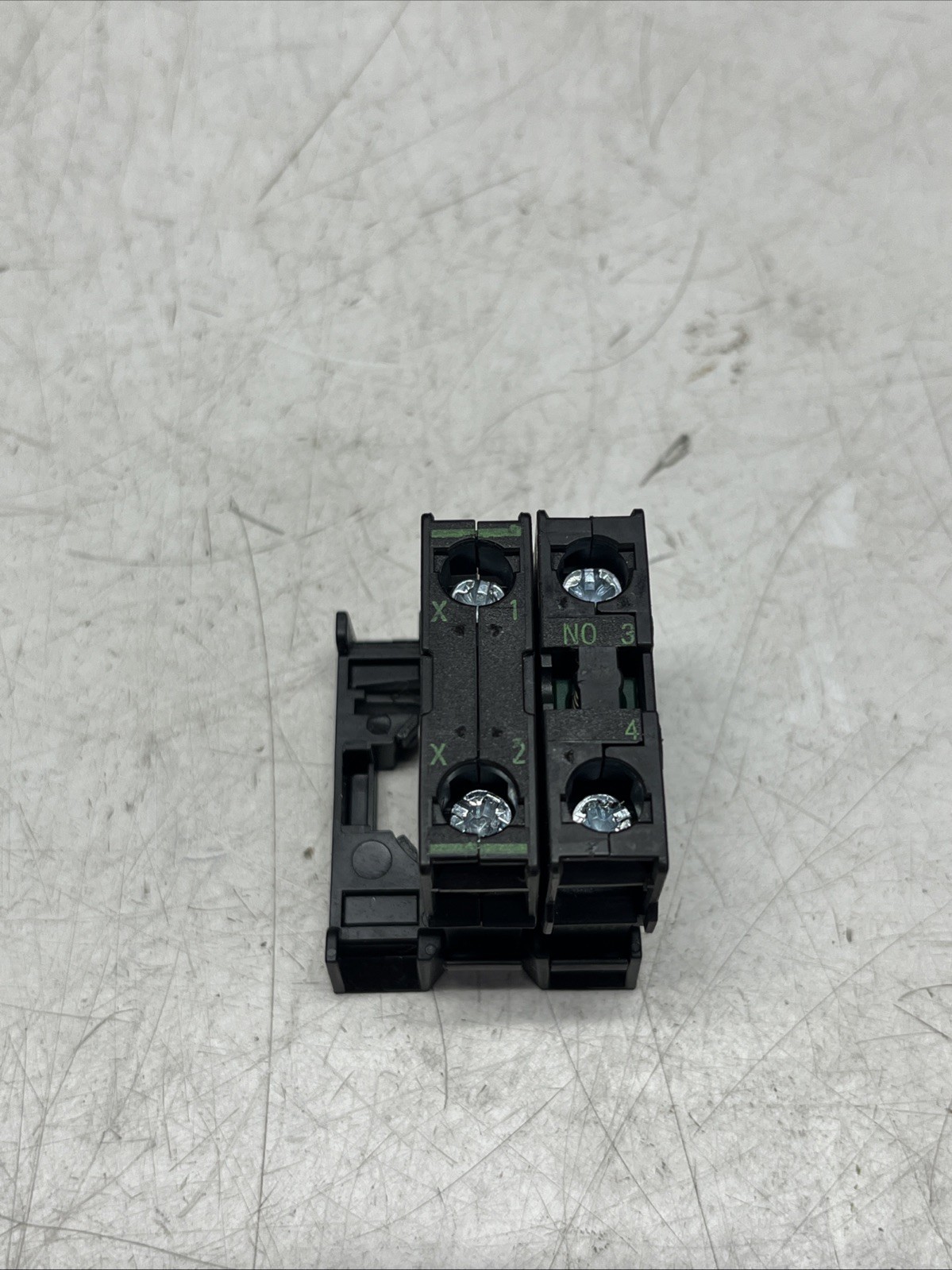 Eaton Moeller M22-K10 M22K10 Contact