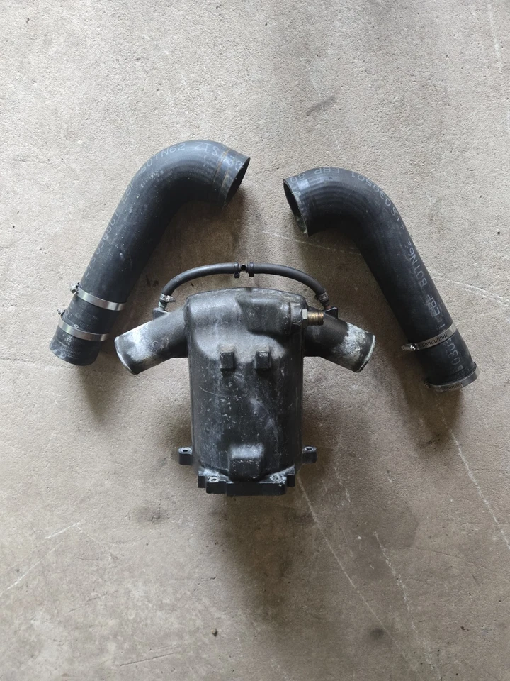 Mercury V6 Sportjet Exhaust Diverter And Pipes - Image 2 of 3