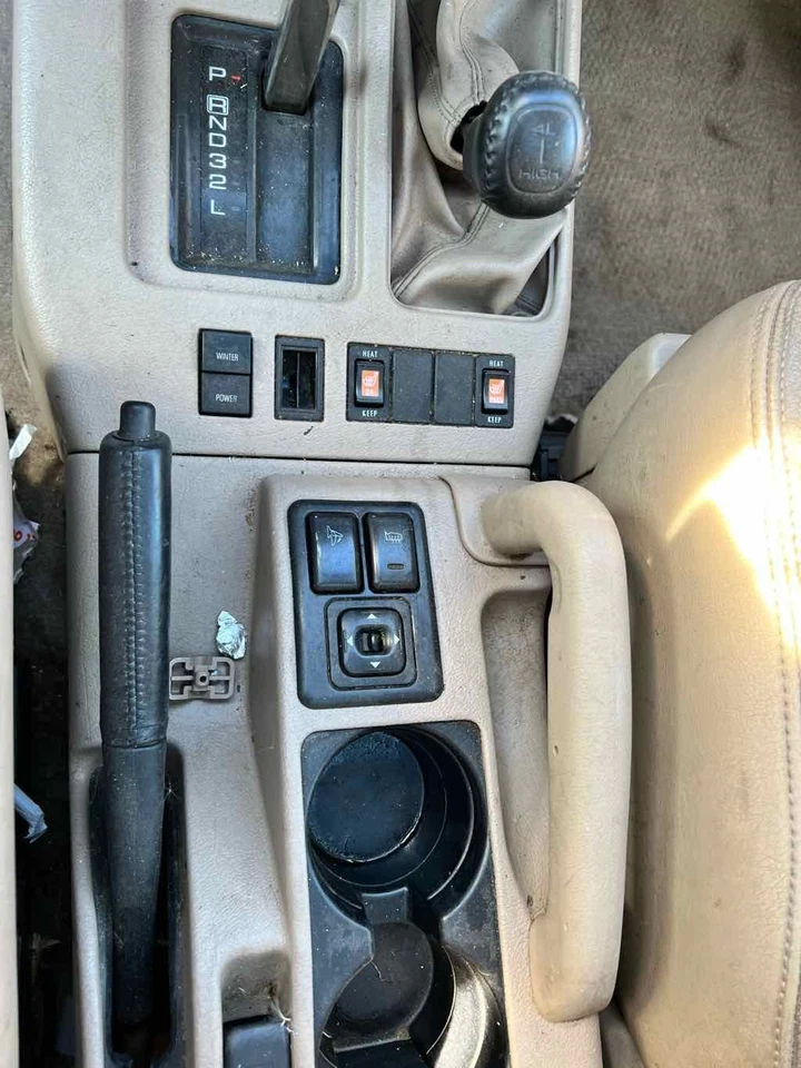 Brazo de control superior delantero izquierdo usado delantero se adapta a: Isuzu TROOPER 2002 delantero izquierdo Foto 4 de 4