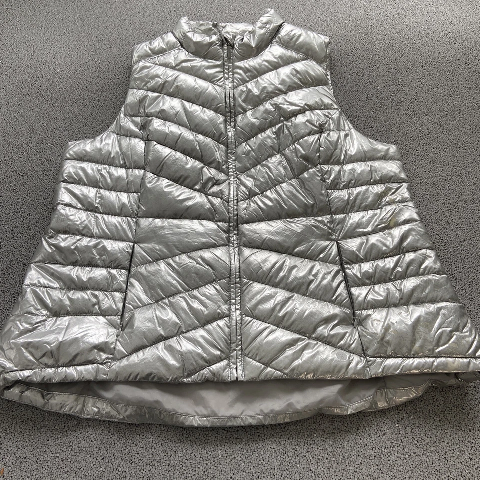 Livi Active Women's Silver Metallic Quilted Puffer Vest Lane Bryant Size 22/24 * - Image 2 of 4