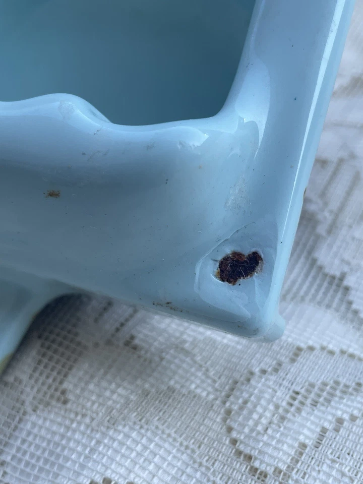 Portavasos de jabón para cepillo de dientes azul claro de hierro fundido moderno de mediados de siglo de colección Foto 3 de 4