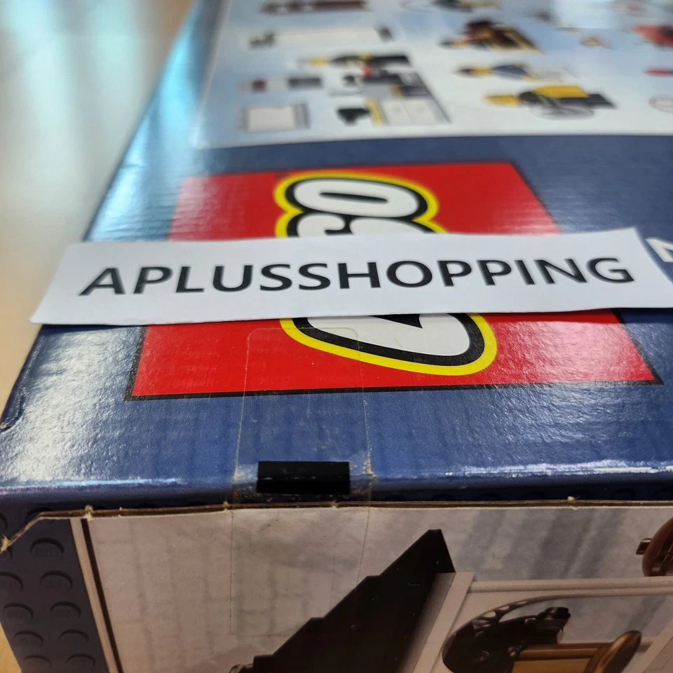 Lego 10197 Fire Brigade 2231pcs Expedited Shipping - Sealed - Image 3 of 4