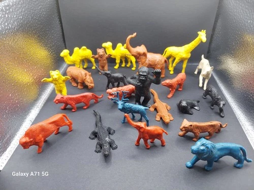 Marx Toy Lot of Vintage 22 Plastic Play Set Figures Animals Gorilla Marx Etc