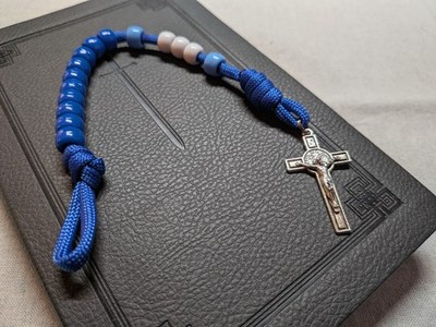 Robuster Rosenkranz für ein Jahrzehnt, handgefertigtes blaues Paracord, silbernes Kruzifix, katholisch