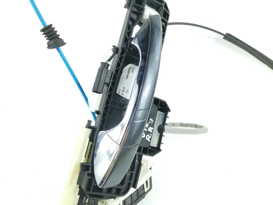 Manija de puerta trasera derecha con cerradura OEM A2047602434 MERCEDES-BENZ CLS 550 2014 Foto 4 de 4