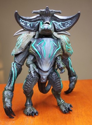 NECA Pacific Rim Kaiju Scunner 7'' Deluxe Action Figure
