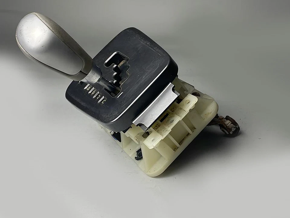 2010 Subaru Forester Automatic Transmission Gear Shifter Selector Assy - Image 2 of 4