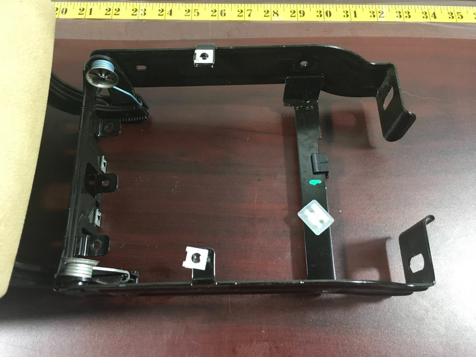 BMW X3 2014-2018 reposabrazos compartimento de almacenamiento consola central 10500650 OEM. Foto 3 de 4