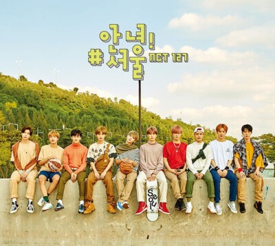 NCT 127 [HELLO! #SEOUL] PHOTO BOOK /Photo Book+CD+12 Photo Card+