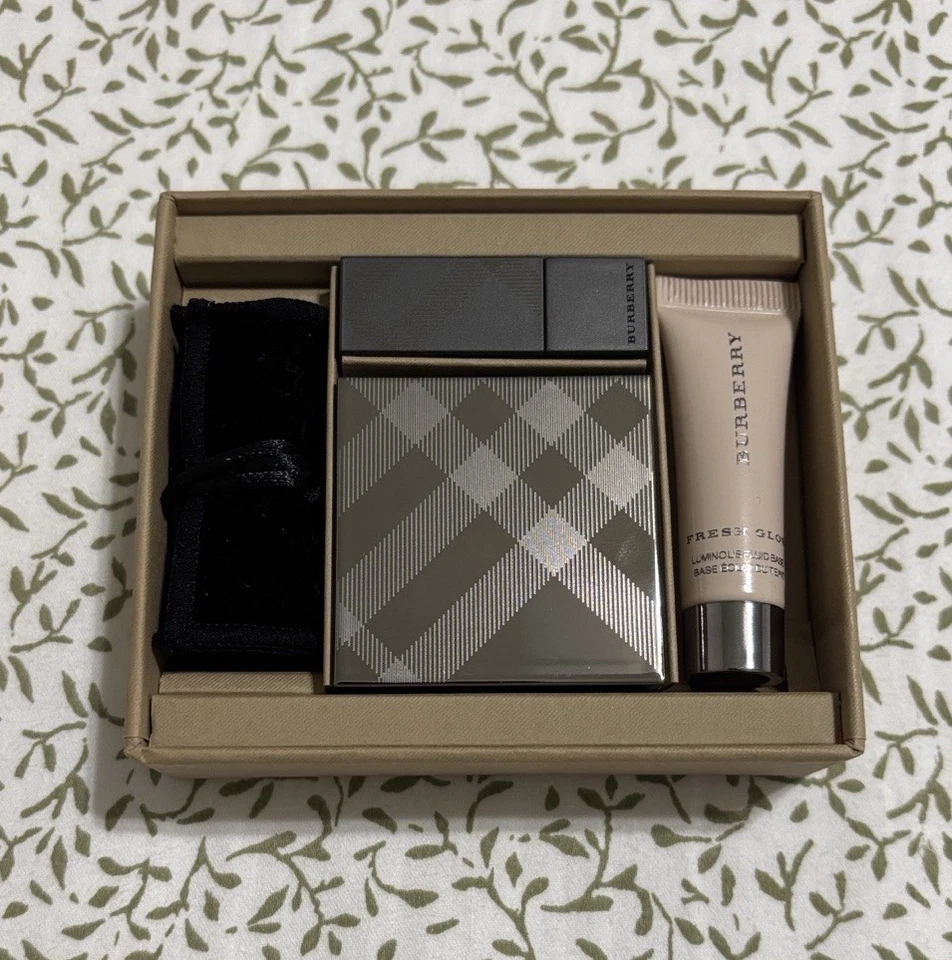 Burberry Festive Beauty Box Limited Edition Holiday 4 Stück Set Neu aus altem Lagerbestand