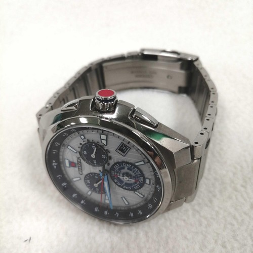 Citizen Attesa Cal.E660 Star Wars R2-D2 Eco-Drive Solaire Montre Hommes Auth - Photo 3 sur 8