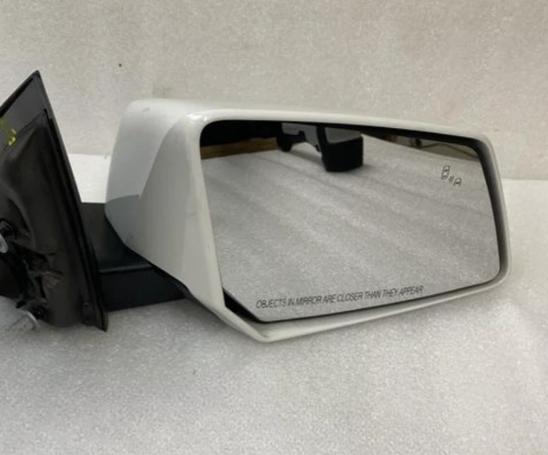 2013-2017 Chevrolet Traverse Acadia Right Passenger Side View Door Mirror White - Image 2 of 4