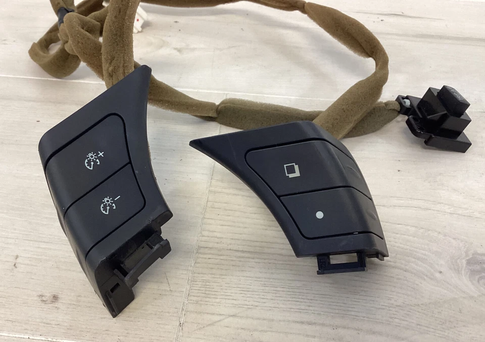 2012 Infiniti G25 Speedometer Cluster Trip Reset Switch OEM - Image 2 of 4