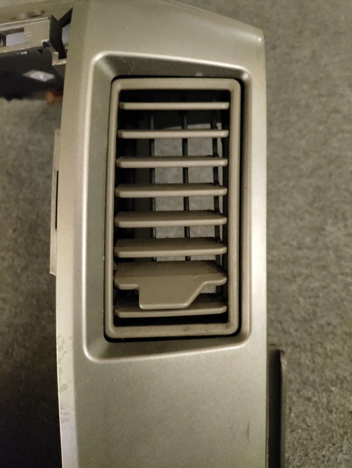 0407 Nissan Titan Center Console Bezel trim Armada Pathfinder (speaker