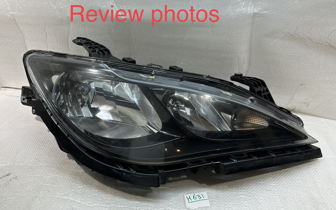 2017 - 2020 Chrysler Pacifica OEM Headlight Right Passenger 